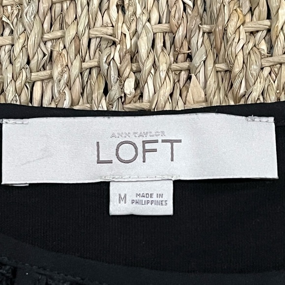 EUC LOFT Comfy, Sleeveless Top, Pretty Front & Shoulder detailing. - Picture 6 of 9